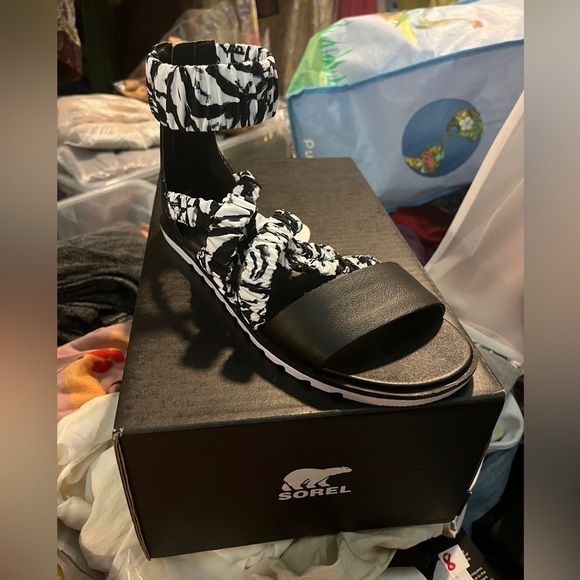 Sorel Ella II Ankle Strap Sandal Black & White - Picture 6 of 6